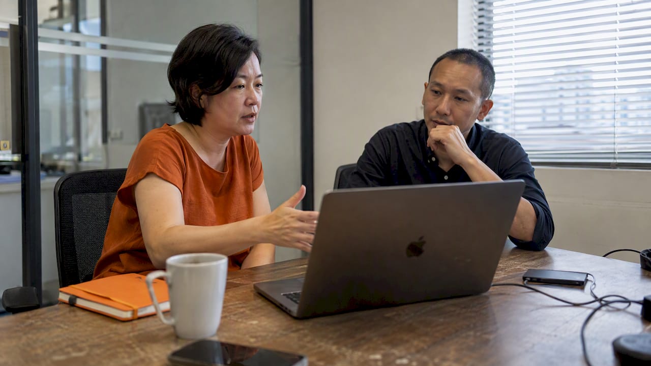 SME owner comparing software options with advisor